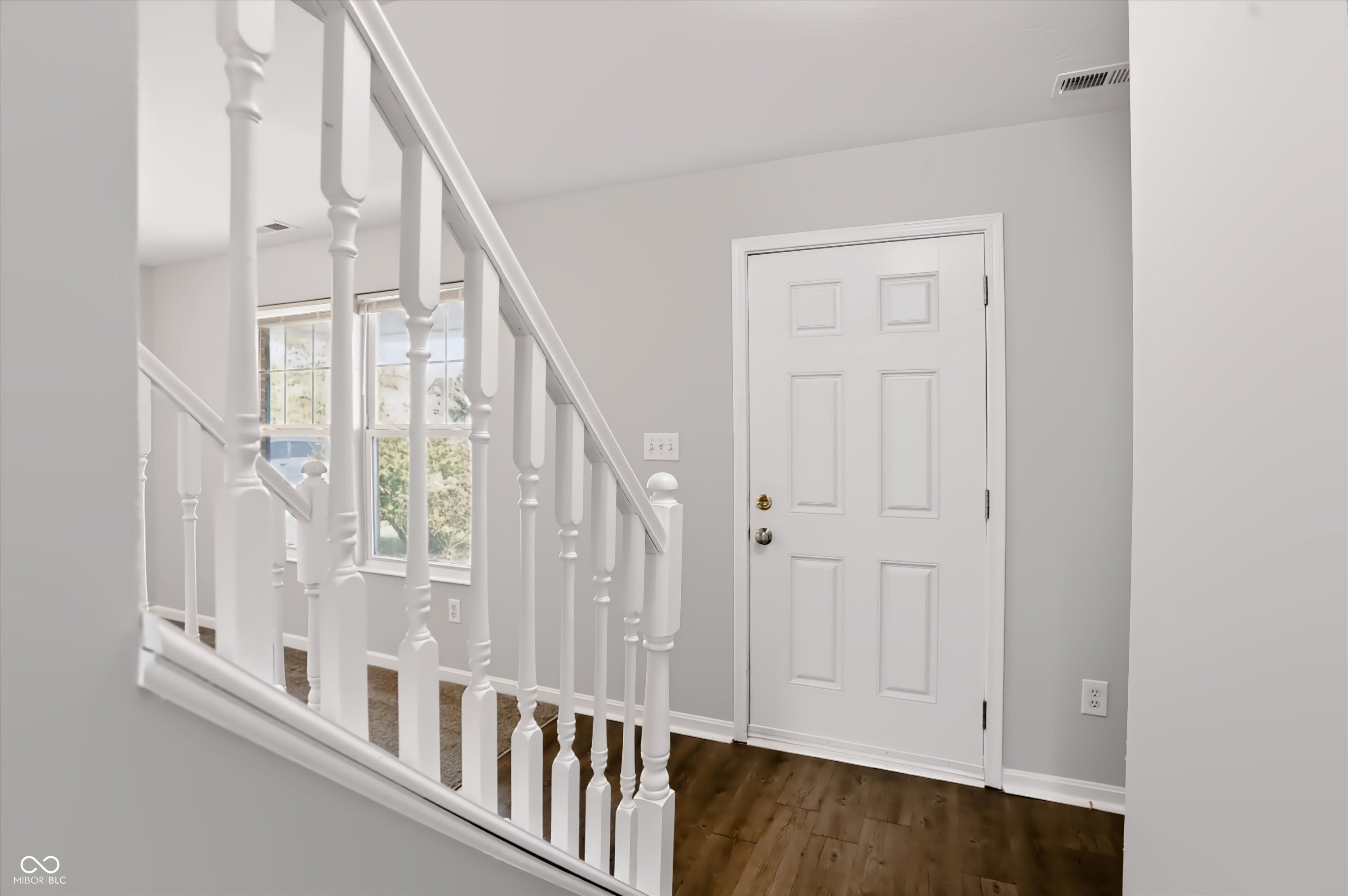 2536 Autumn Road Indianapolis, IN 46229 - Photo 3 of 43 Gallery Image 3