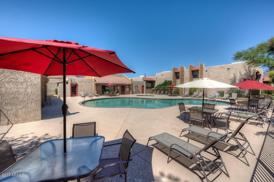 5525 East Thomas Road, Unit B6 Phoenix, AZ 85018 - Photo 20 of 21 pool