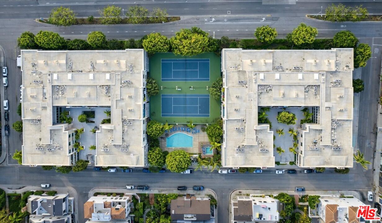 5100 Vía Dolce, Unit 305 Marina del Rey, CA 90292 - Photo 23 of 54 a aerial view of multiple house
