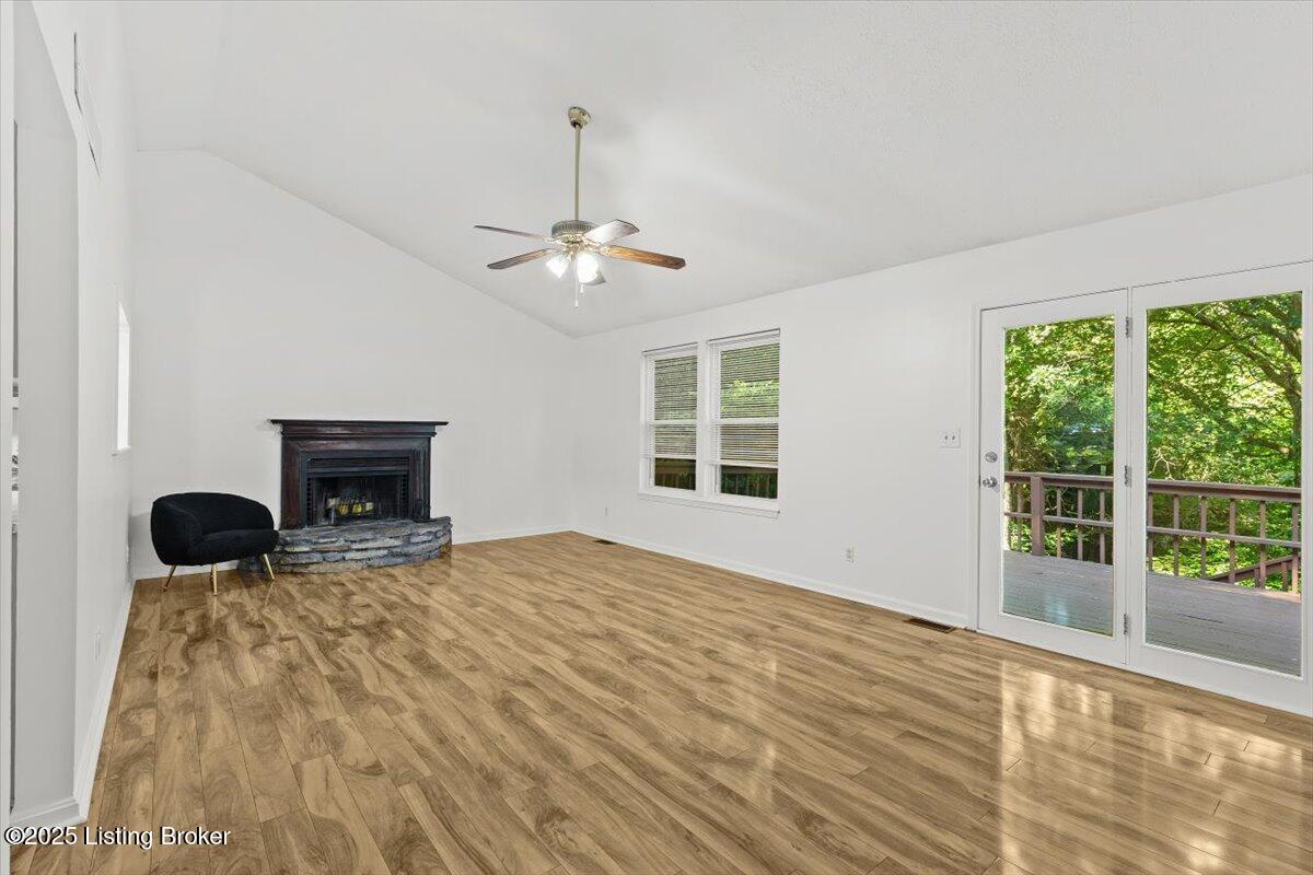 2010 Millgate Road Louisville, KY 40223 - Photo 19 of 39 11-2010 Millgate Rd-11