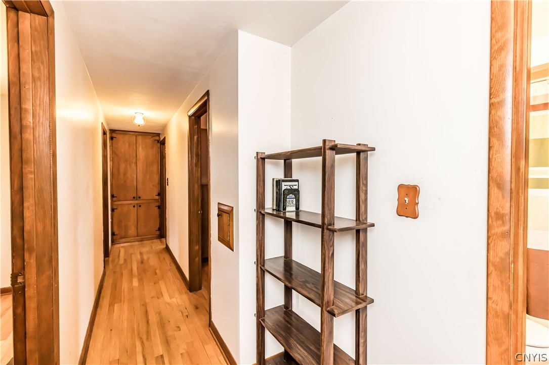 101 Longmeadow Circle Syracuse, NY 13205 - Photo 5 of 12