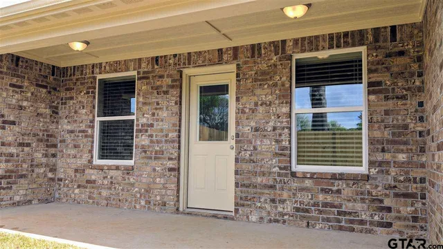 $1,900 | 15164 County Road 178, Tyler, TX 75703