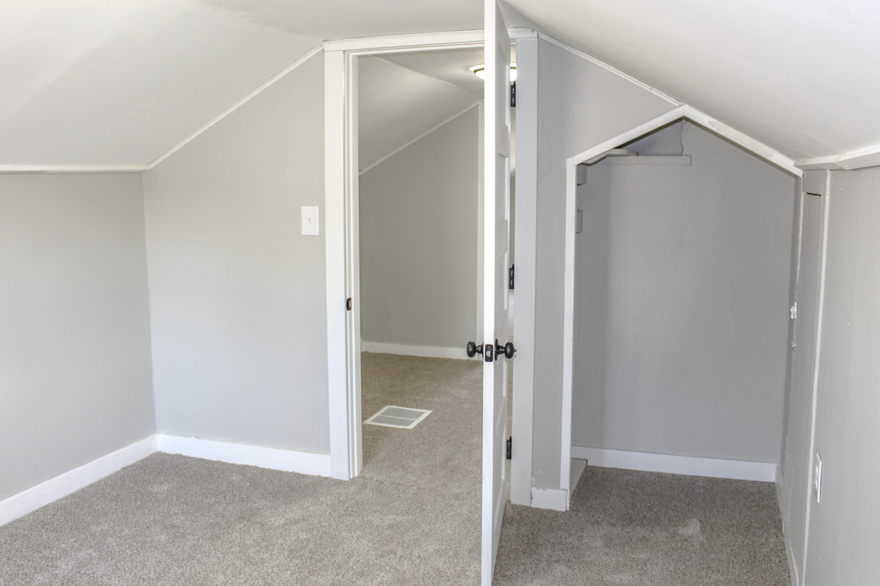 N1092 Clover Road Bloomfield, WI 53128 - Photo 16 of 19 First-House-Interior-Bedroom-5