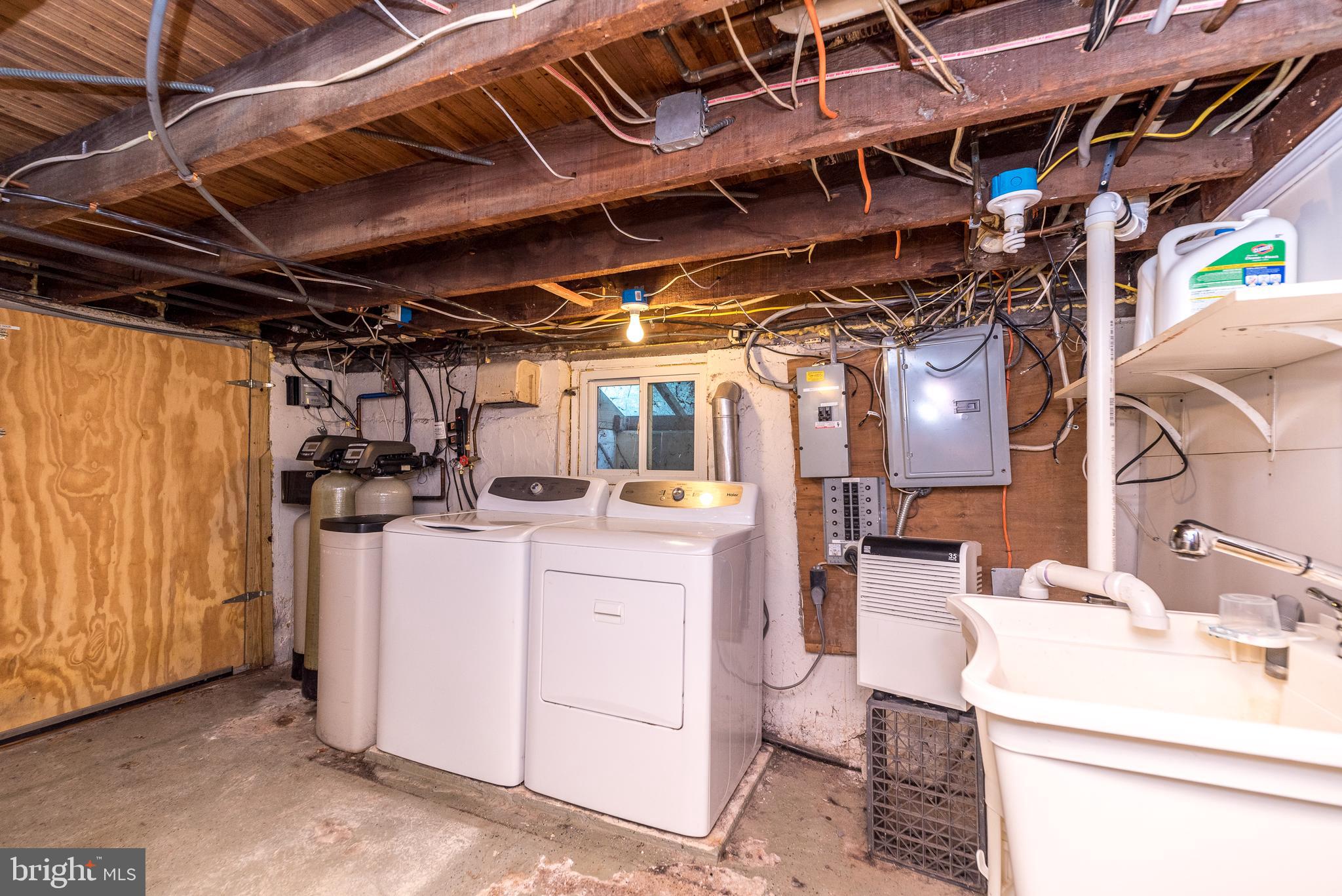 1425 River Road New Hope, PA 18938 - Photo 35 of 79 washer and dryer- utility sink