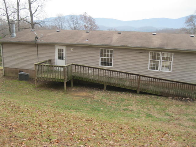 4859 Stanley Farm Road Salem, VA 24153 - Photo 8 of 18 IMG_0919_64