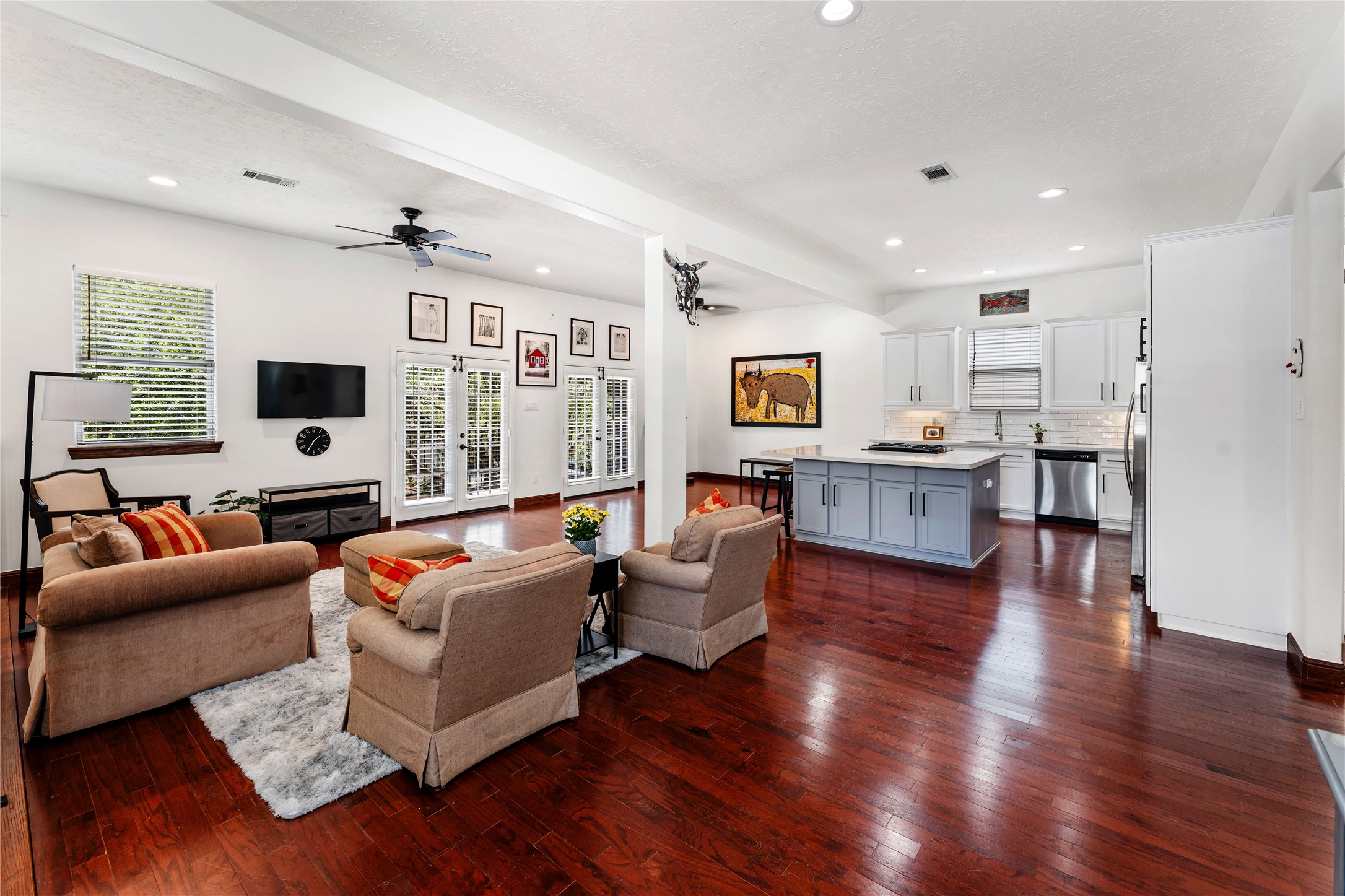 415 West 8th Street Houston, TX 77007 - Photo 1 of 39 Heights living in this beautifully updated 3-bedroom, 2-bath, two-story home just one block from the Heights Hike & Bike Trail and less than 5 miles from Downtown Houston. Surrounded by acclaimed restaurants, coffee shops, and local hotspots, this home offers the perfect blend of style and convenience.