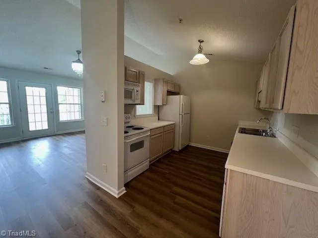 $1,200 | 905 Hanahan Court, Unit 3D, Greensboro, NC 27409