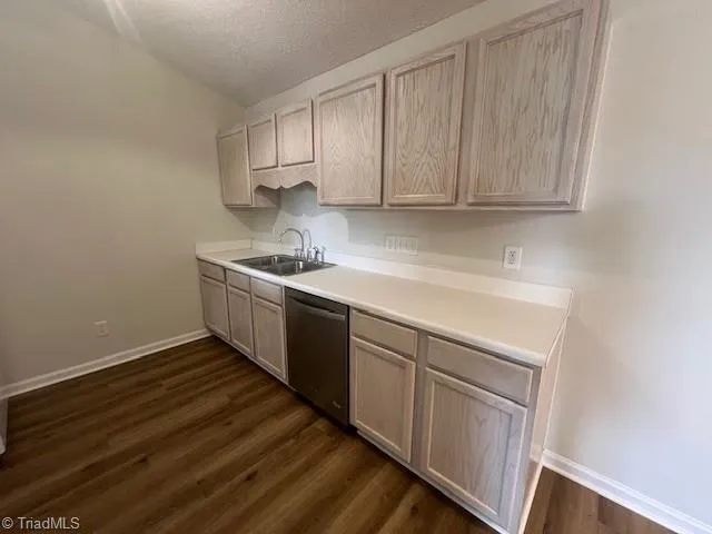 $1,200 | 905 Hanahan Court, Unit 3D, Greensboro, NC 27409