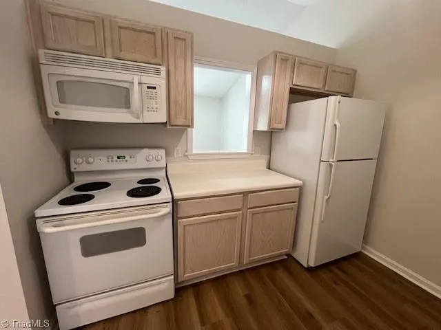 $1,200 | 905 Hanahan Court, Unit 3D, Greensboro, NC 27409