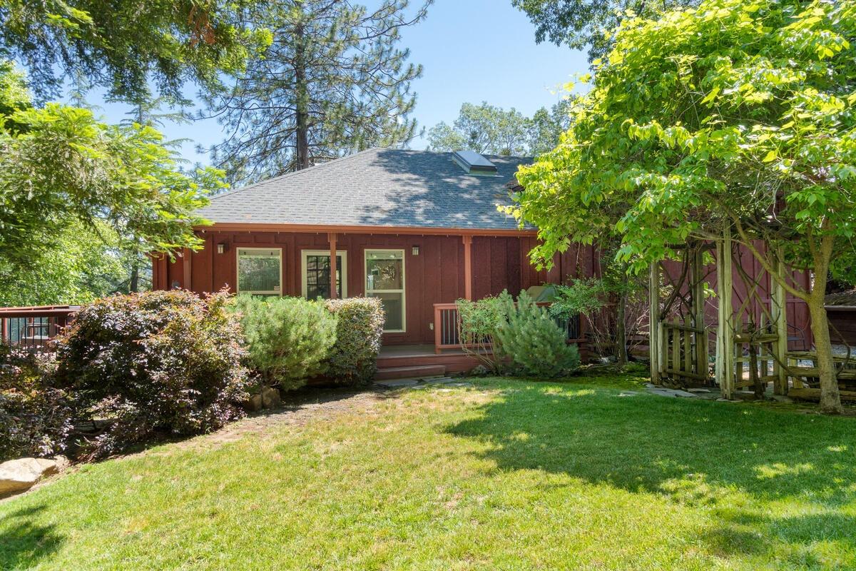 8054 Fairplay Road Somerset, CA 95684 - Photo 5 of 42