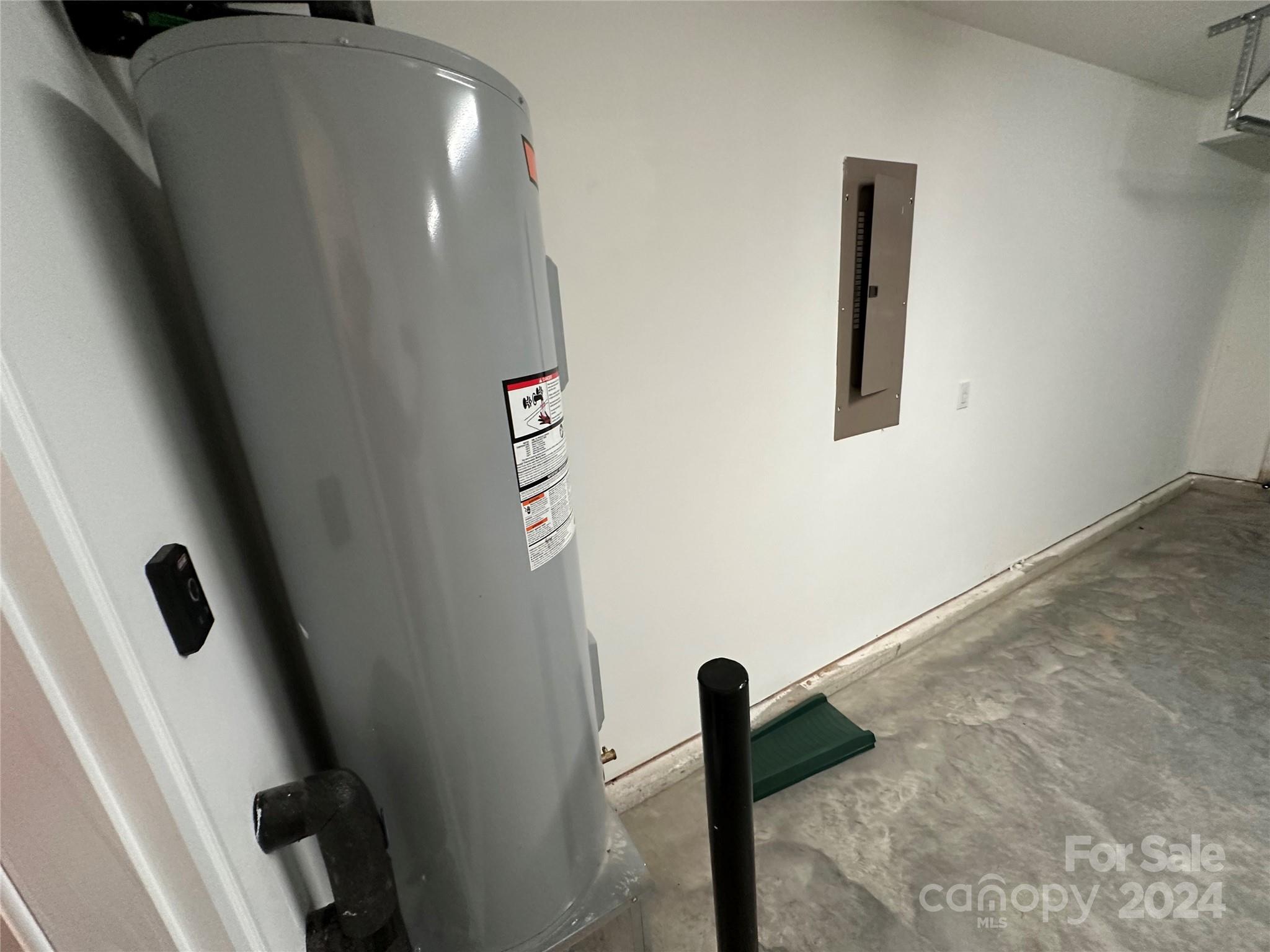 2433 Craig Farm Road Lancaster, SC 29720 - Photo 21 of 36 a close view of sliding door