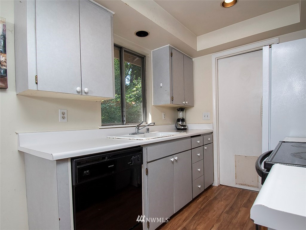 20005 95th Place Northeast Bothell, WA 98011 - Photo 11 of 20