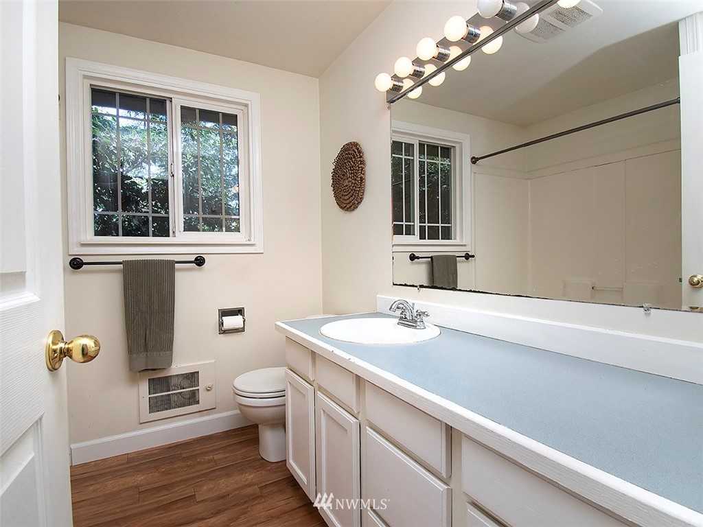 20005 95th Place Northeast Bothell, WA 98011 - Photo 15 of 20