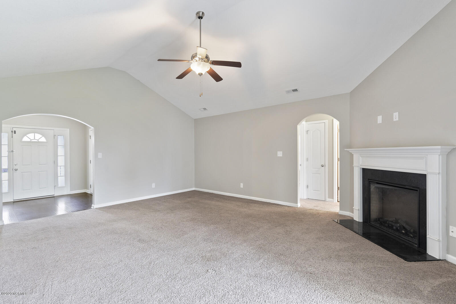 328 Merin Height Road Jacksonville, NC 28546 - Photo 11 of 32 11_DSC03563_mls
