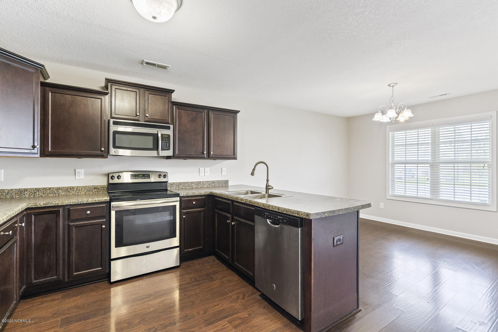 328 Merin Height Road Jacksonville, NC 28546 - Photo 8 of 32 20_DSC03628_mls