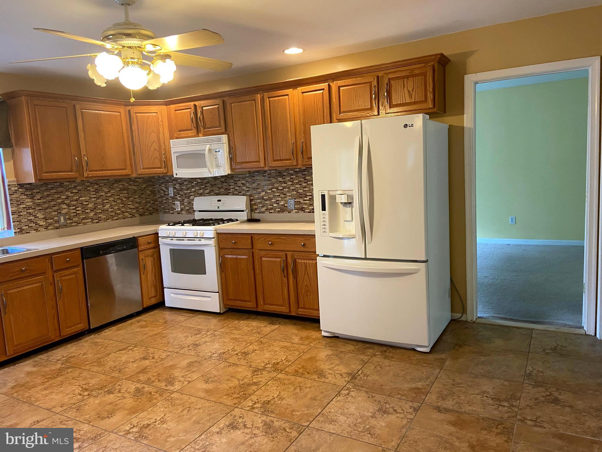 541 Berlin New Freedom Road Berlin, NJ 08009 - Photo 8 of 24