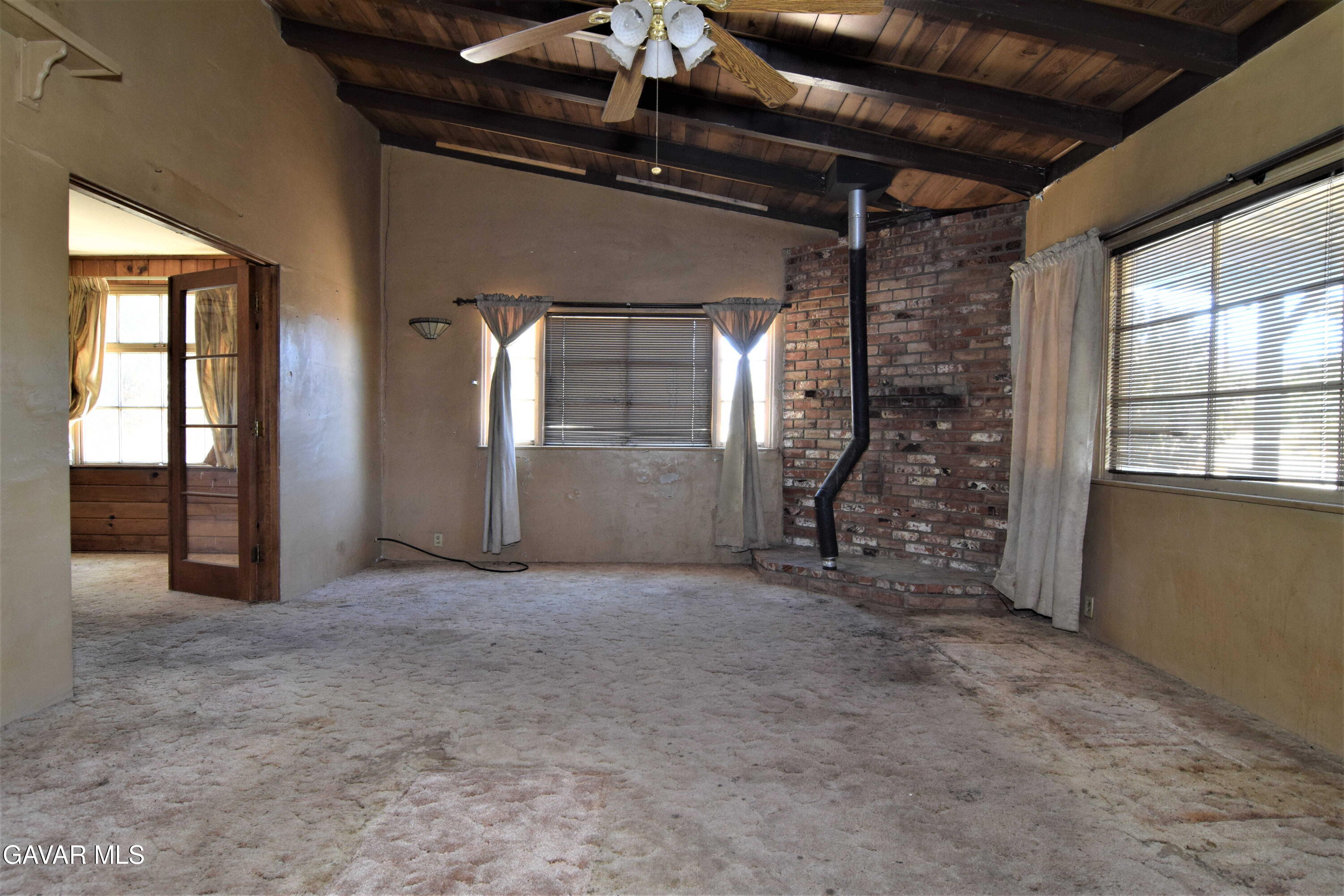 32758 Longview Road Pearblossom, CA 93553 - Photo 4 of 50 004