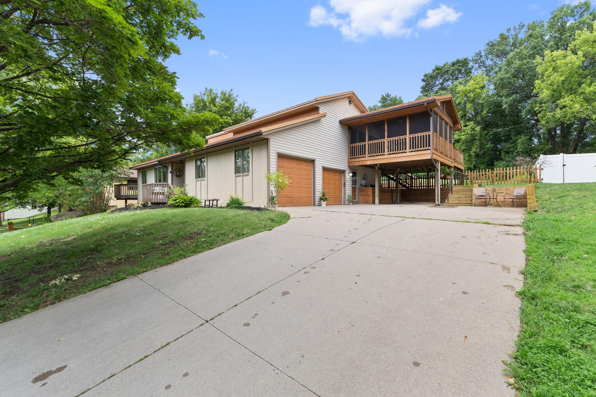 1306 Berry Ridge Road Eagan, MN 55123 - Photo 2 of 61