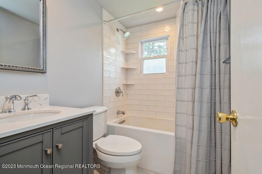 34 Overhill Road Matawan, NJ 07747 - Photo 20 of 24 20_34OverhillRoad_9_2ndBathroom_LowRes
