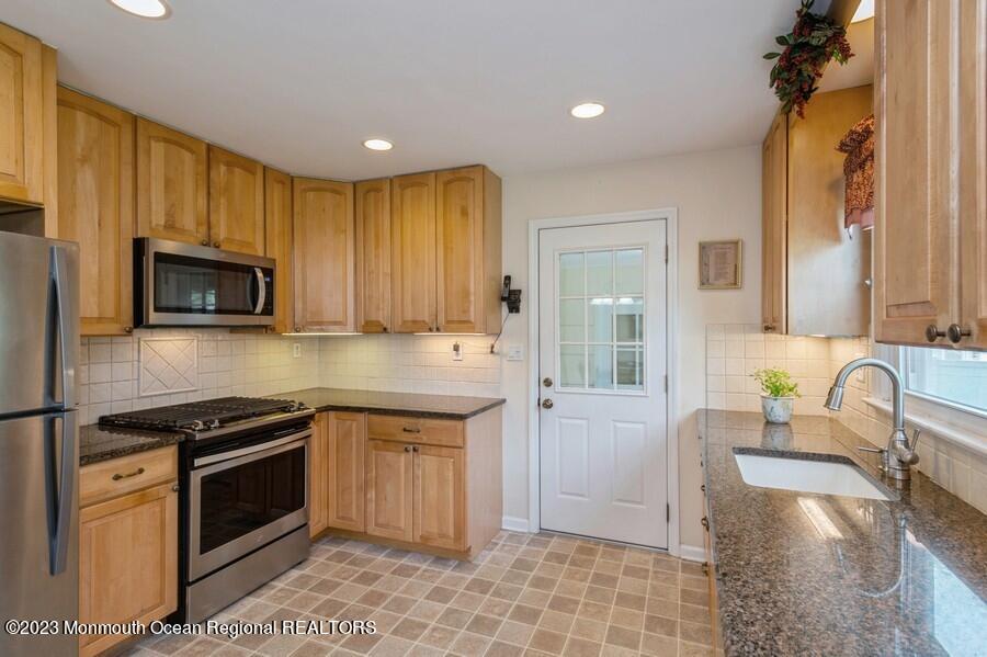 34 Overhill Road Matawan, NJ 07747 - Photo 7 of 24 07_34OverhillRoad_177001_Kitchen_LowRes