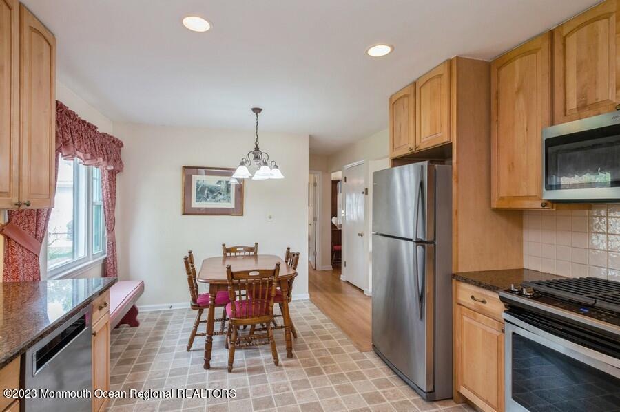 34 Overhill Road Matawan, NJ 07747 - Photo 8 of 24 08_34OverhillRoad_177002_Kitchen_LowRes