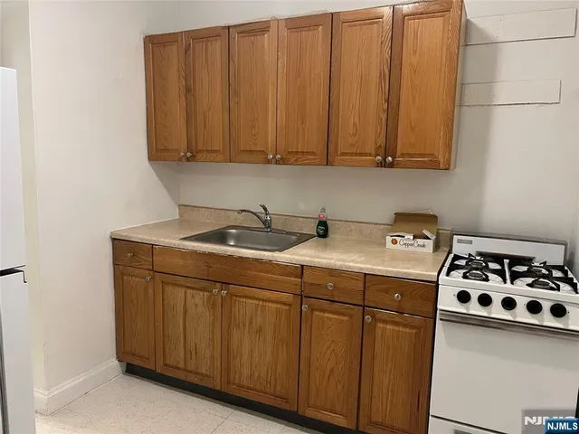 $1,450 | 159 Westminster Place, Unit 2, Lodi, NJ 07644