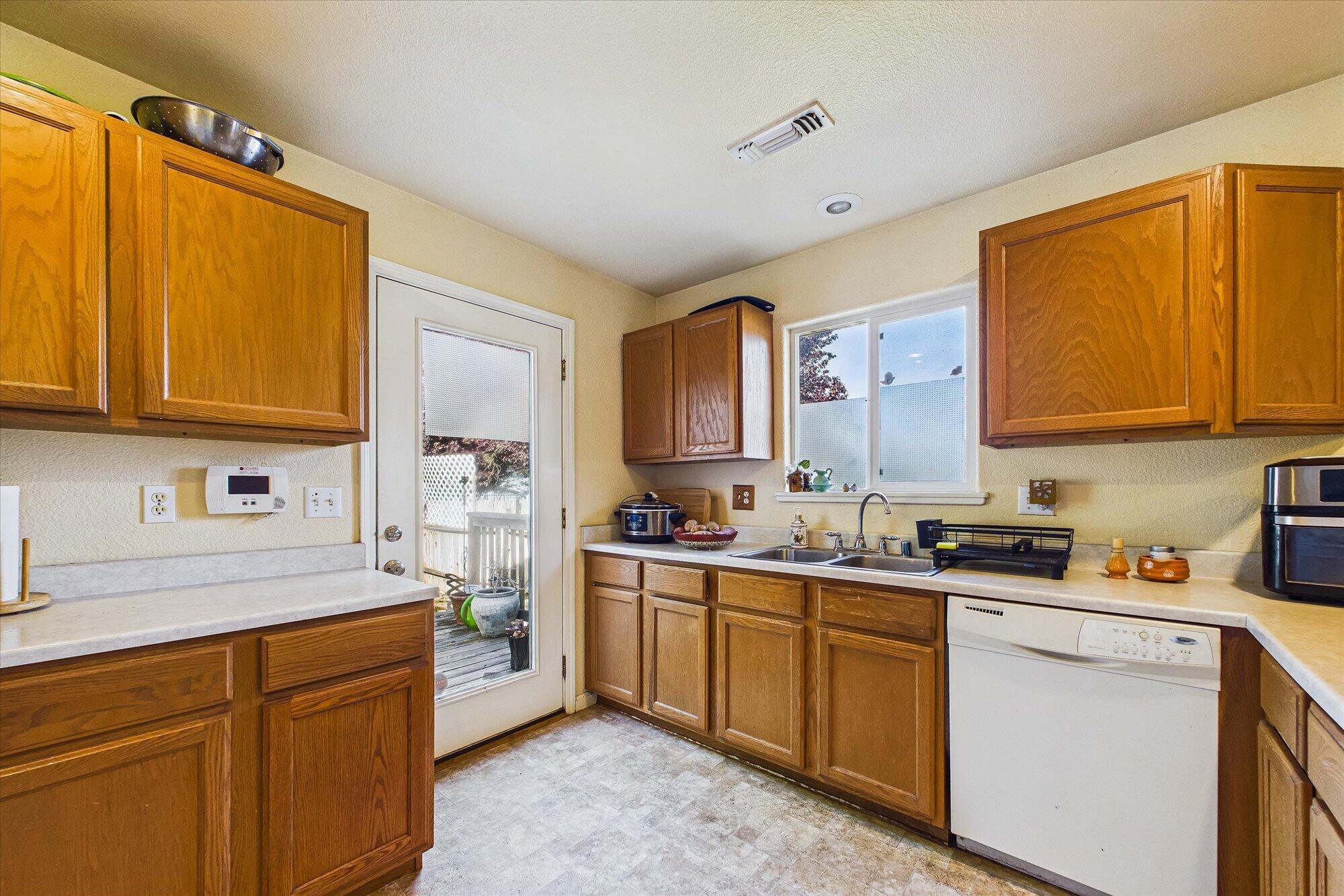 151 2nd Avenue Rio Dell, CA 95562 - Photo 14 of 31