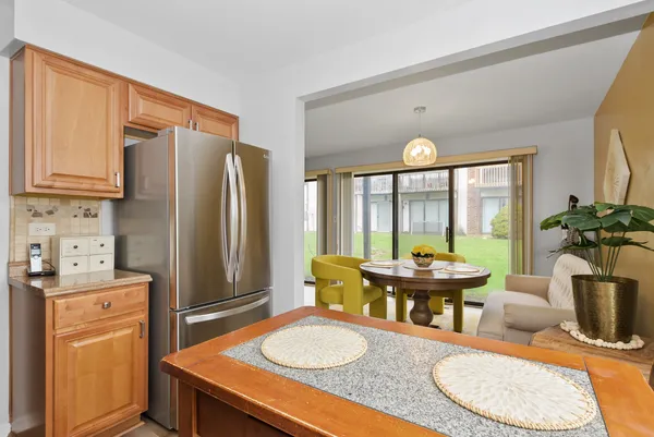 $128,900 | 4182 192nd Court, Unit 253, Country Club Hills, IL 60478