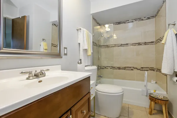 $128,900 | 4182 192nd Court, Unit 253, Country Club Hills, IL 60478