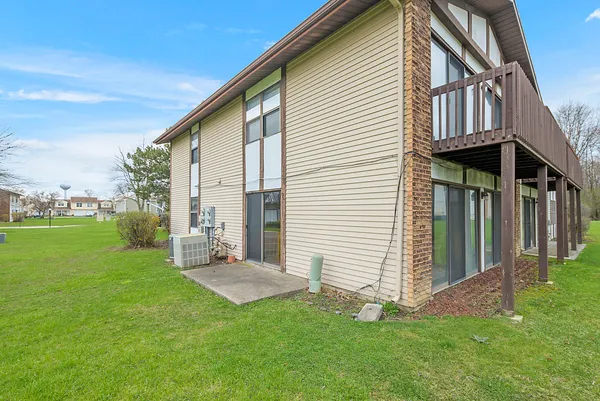 $128,900 | 4182 192nd Court, Unit 253, Country Club Hills, IL 60478
