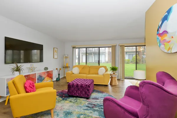 $128,900 | 4182 192nd Court, Unit 253, Country Club Hills, IL 60478