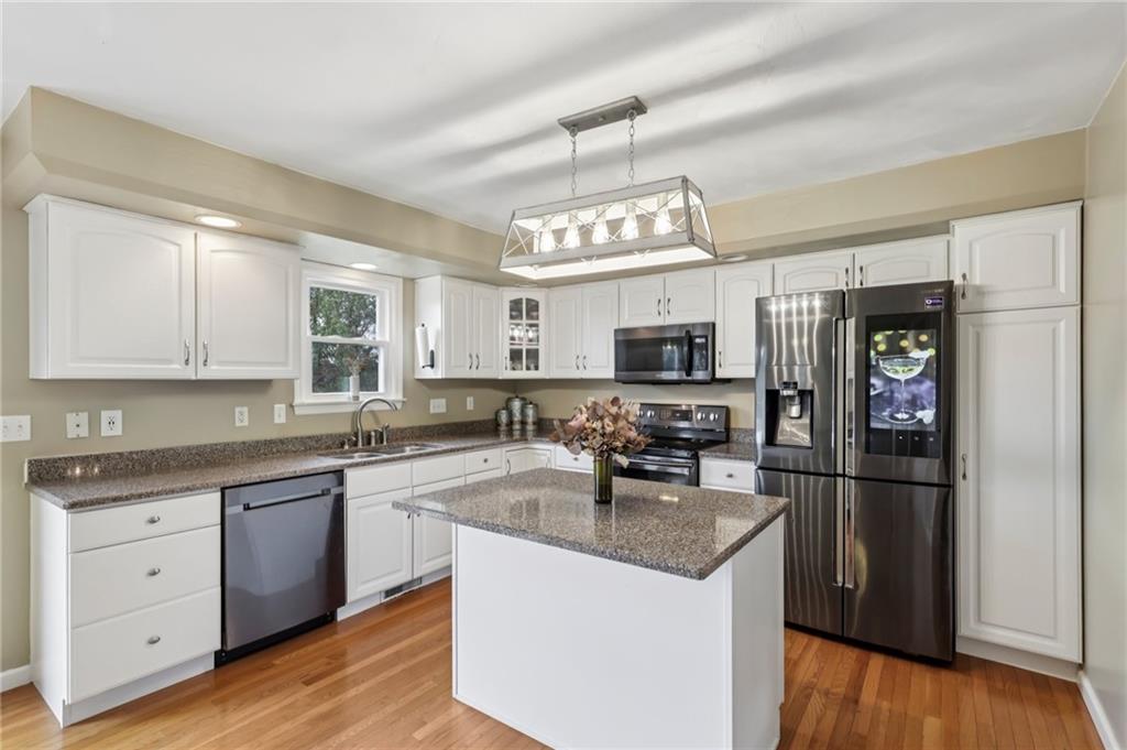 674 Meadowbrook Road Trafford, PA 15085 - Photo 2 of 46 Gallery Image 2