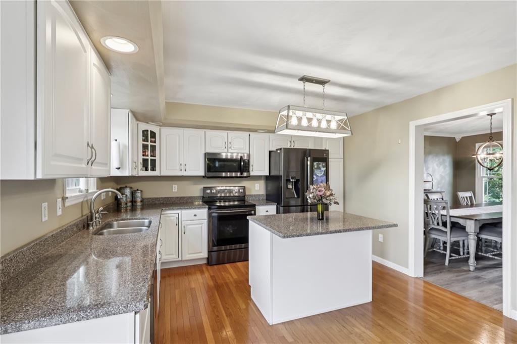 674 Meadowbrook Road Trafford, PA 15085 - Photo 3 of 46 Gallery Image 3