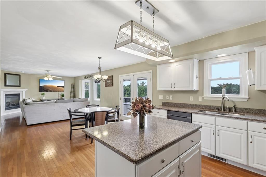 674 Meadowbrook Road Trafford, PA 15085 - Photo 4 of 46 Gallery Image 4