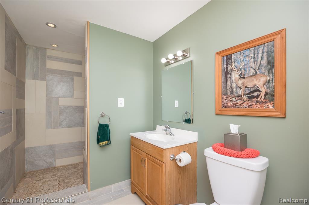 6591 Windiate Road Clarkston, MI 48346 - Photo 33 of 44