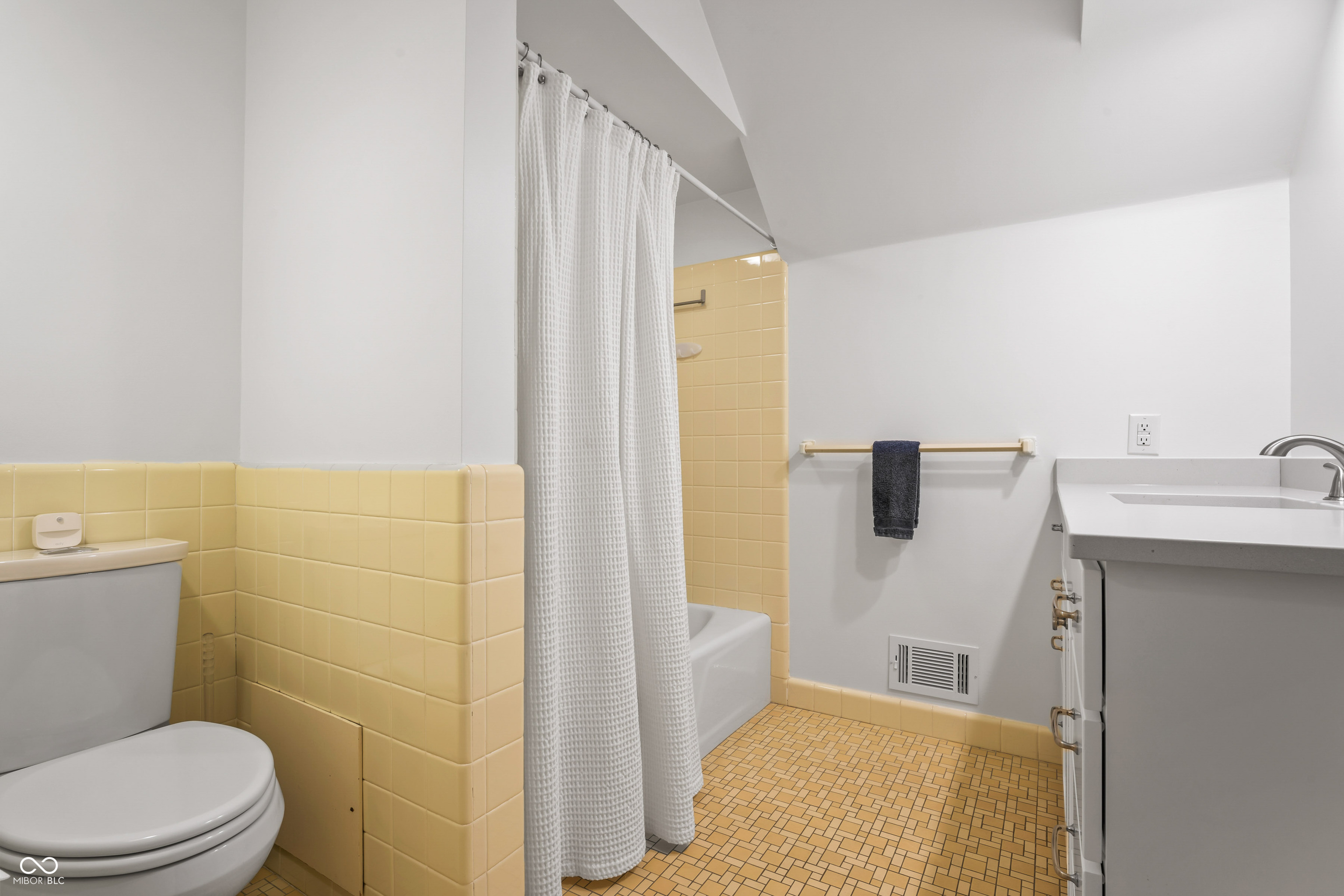 7710 Spring Mill Road Indianapolis, IN 46260 - Photo 35 of 65 Gallery Image 35