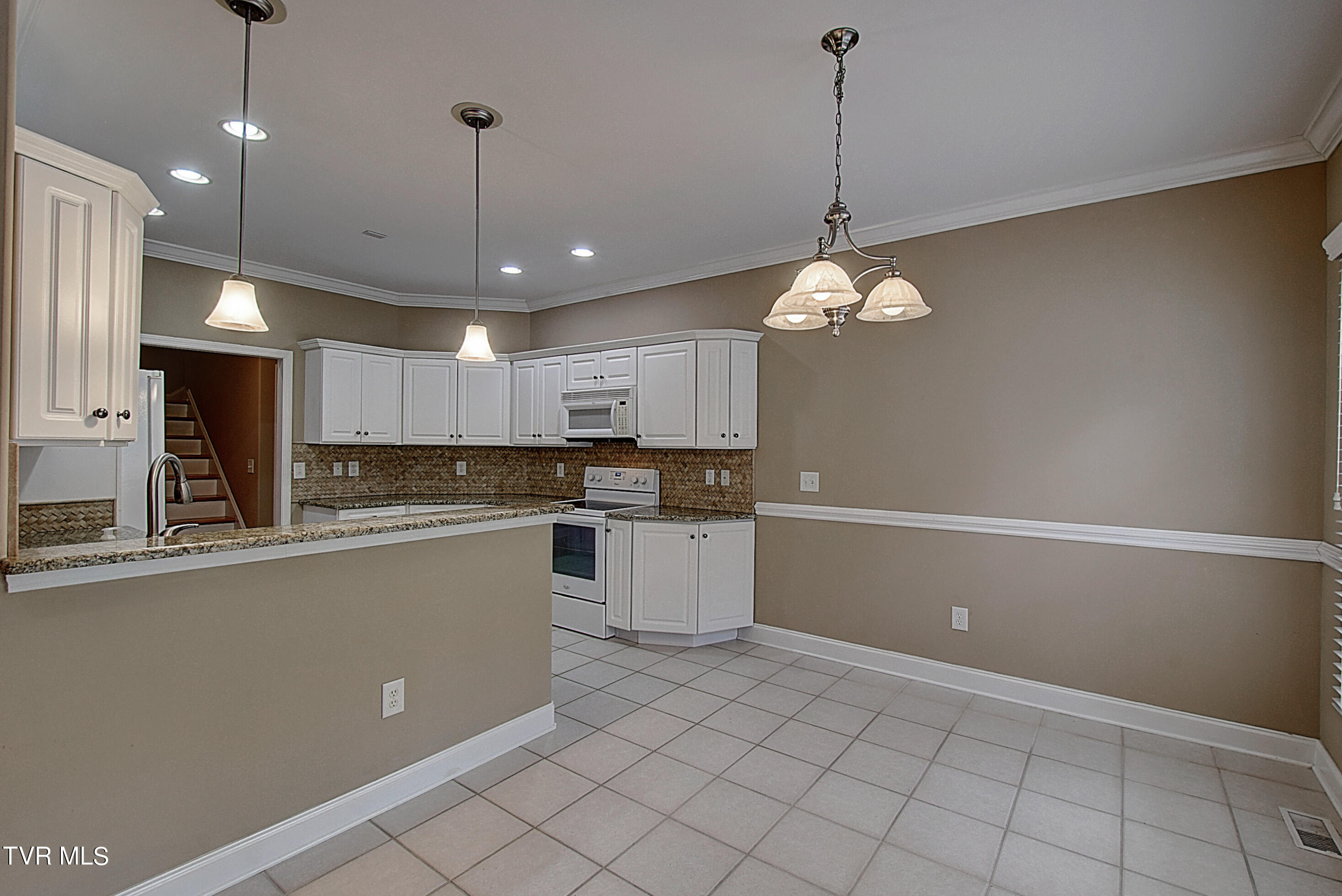 9 Hunters Ridge Road Johnson City, TN 37604 - Photo 12 of 44 DSC_0211And8more