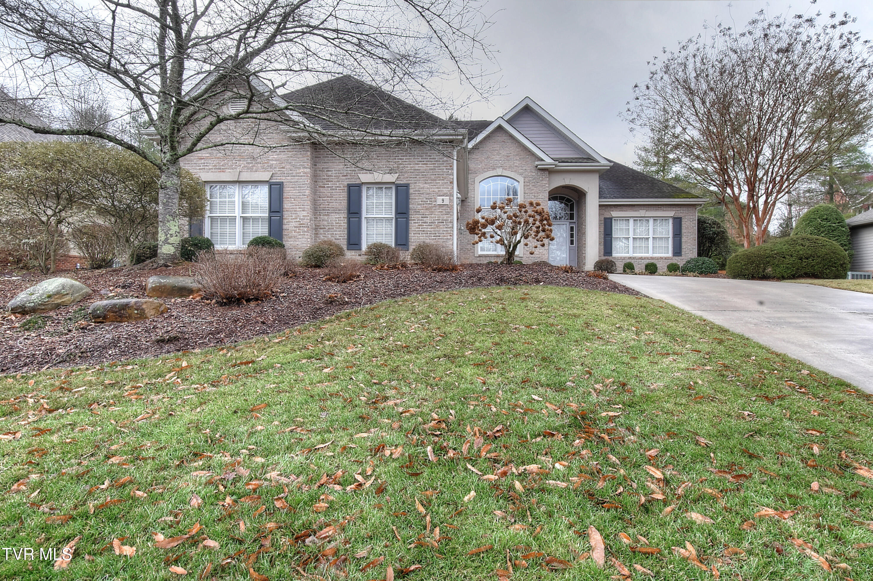 9 Hunters Ridge Road Johnson City, TN 37604 - Photo 2 of 44 DSC_0019_20_21_22_23_24