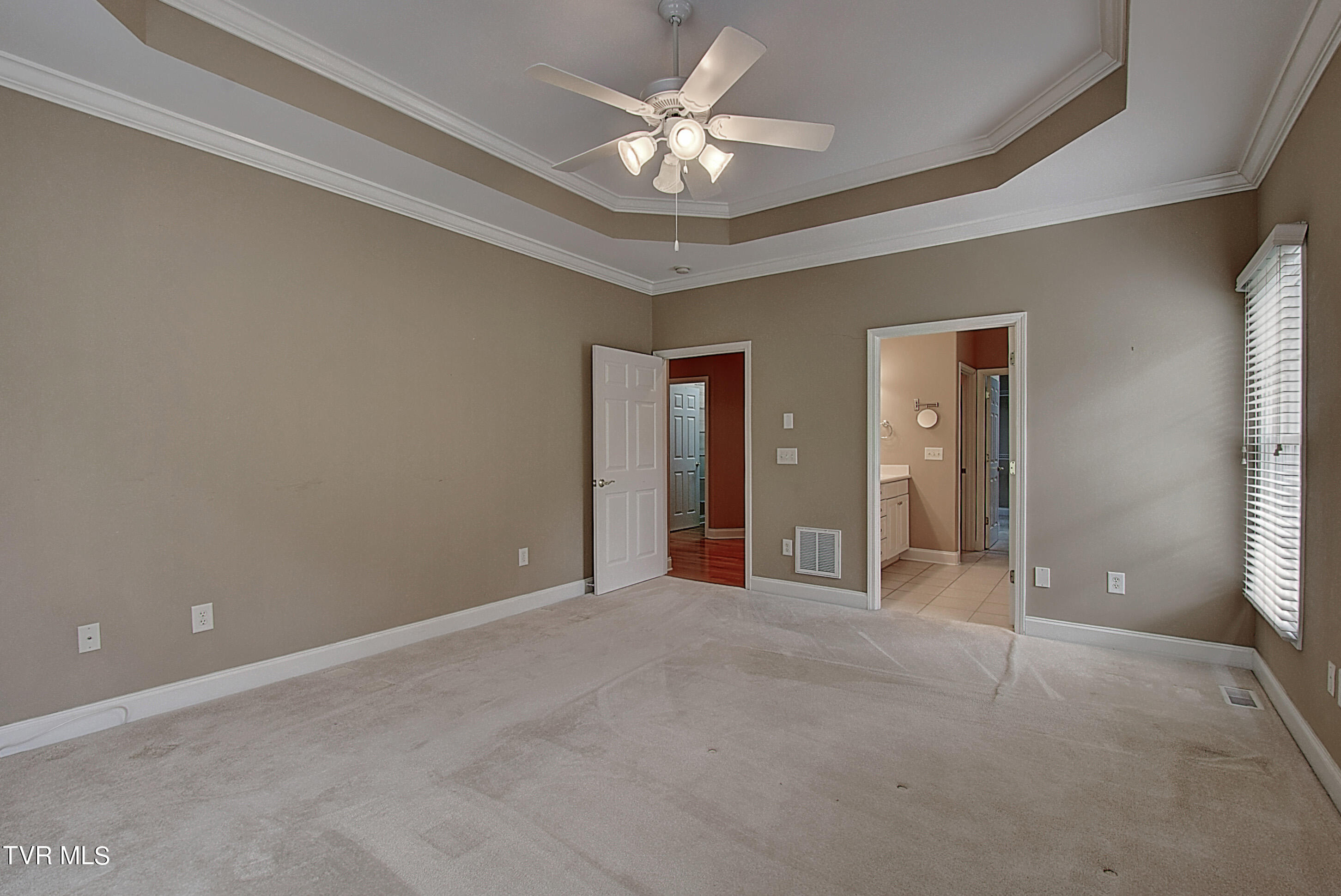 9 Hunters Ridge Road Johnson City, TN 37604 - Photo 21 of 44 DSC_0364And8more