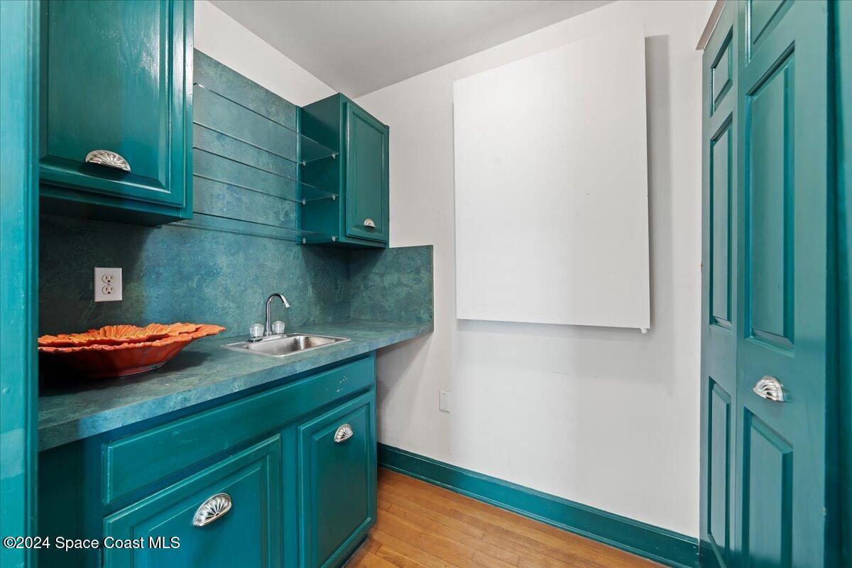 2420 Rocky Point Road Malabar, FL 32950 - Photo 36 of 97 Butlers pantry