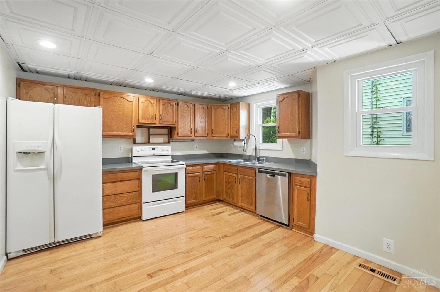 5601 Vogel Road Cincinnati, OH 45239 - Photo 18 of 65