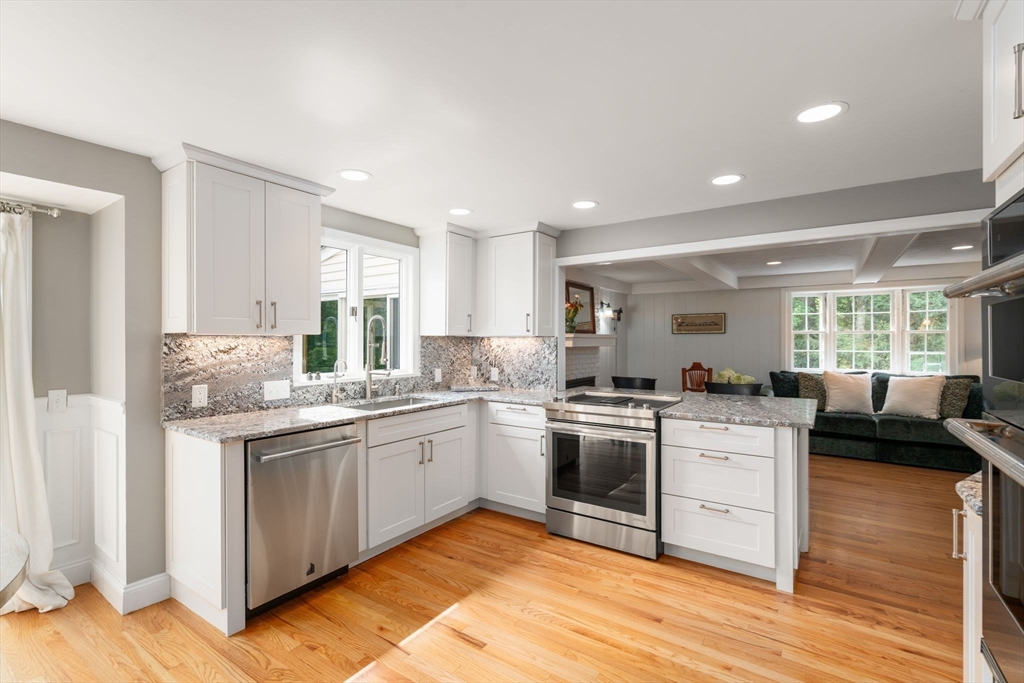 25 Russett Hill Road Sherborn, MA 01770 - Photo 6 of 34 Gallery Image 6