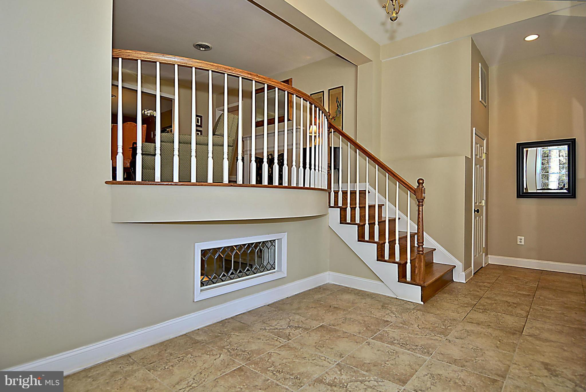 9609 Clarks Crossing Road Vienna, VA 22182 - Photo 11 of 28 Large foyer