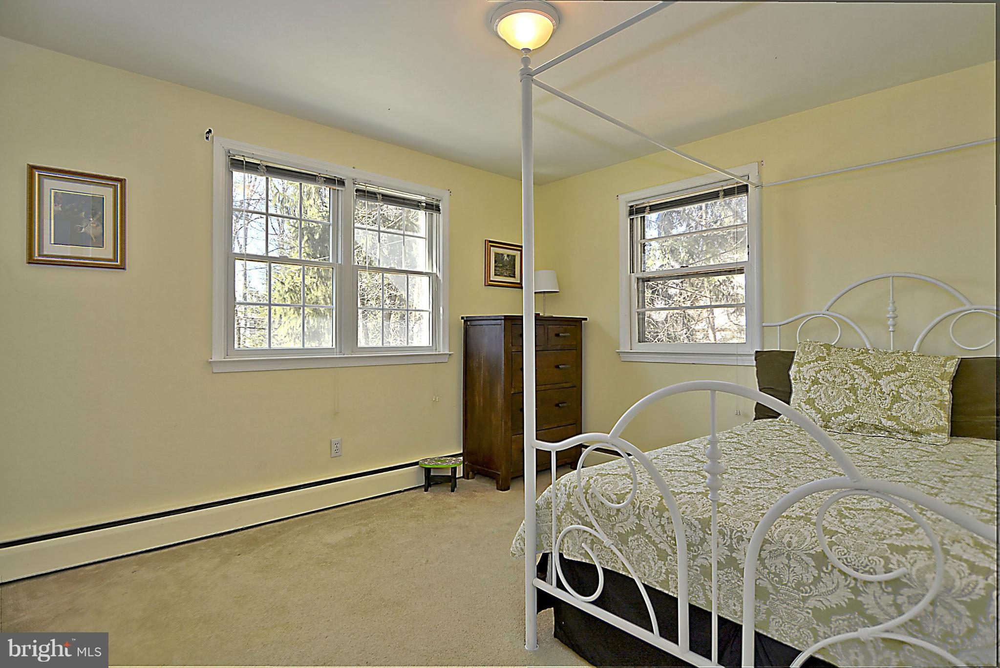 9609 Clarks Crossing Road Vienna, VA 22182 - Photo 15 of 28 Upper level bedroom #3
