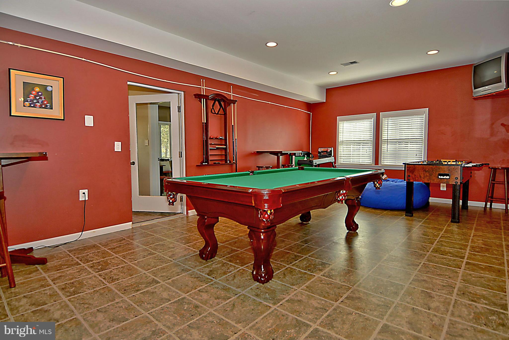 9609 Clarks Crossing Road Vienna, VA 22182 - Photo 19 of 28 Game room