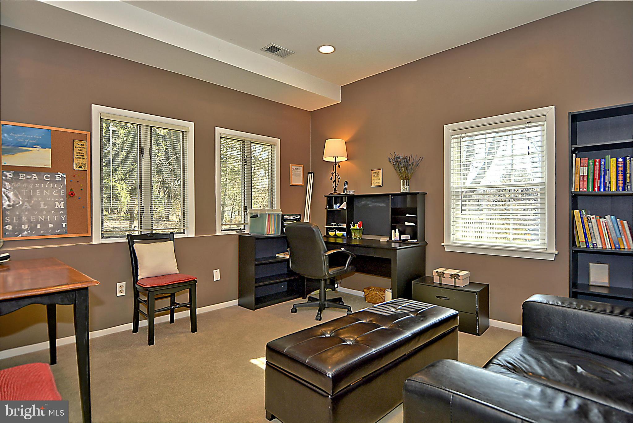9609 Clarks Crossing Road Vienna, VA 22182 - Photo 21 of 28 Office
