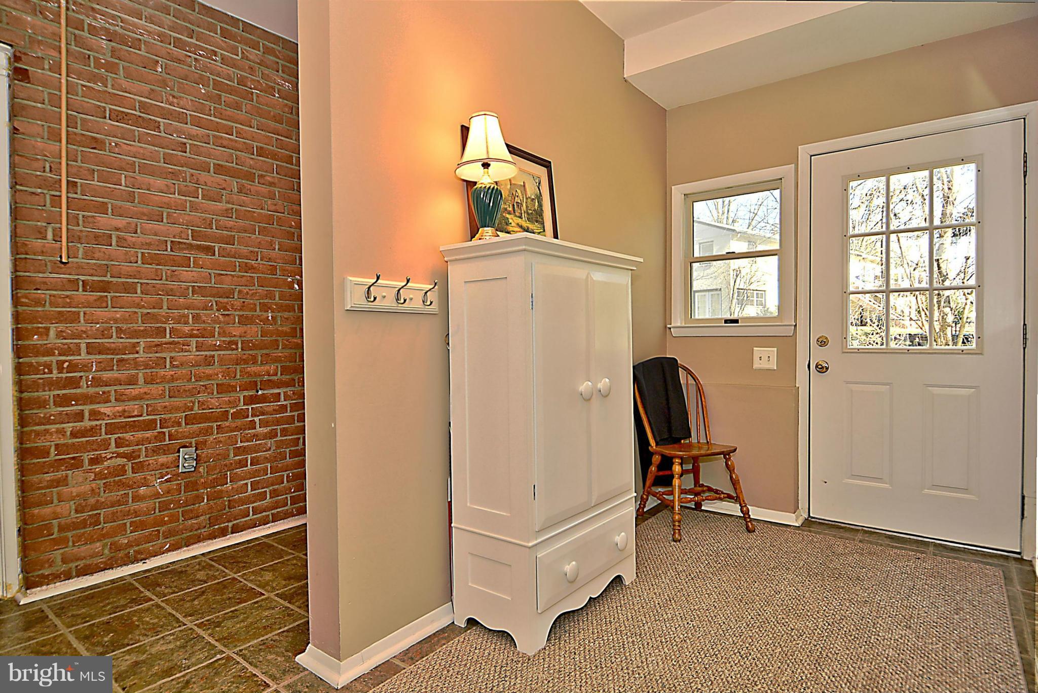 9609 Clarks Crossing Road Vienna, VA 22182 - Photo 25 of 28 Mud room