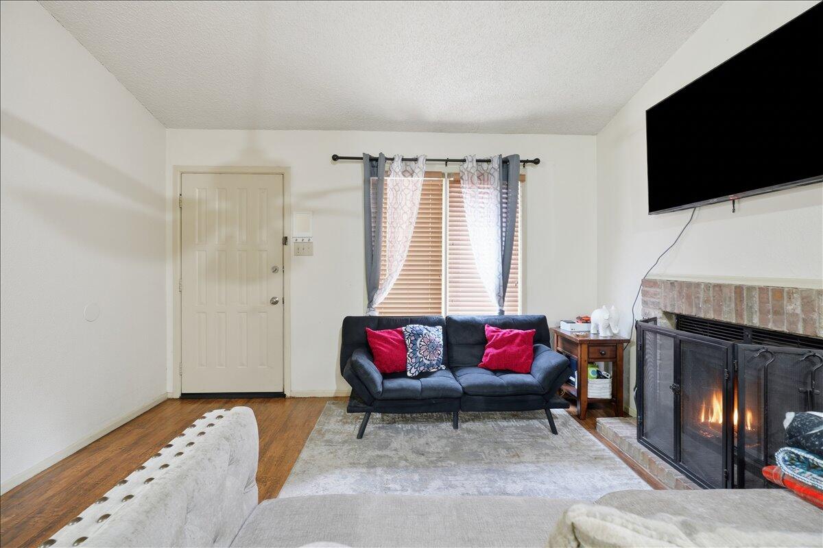 4745 2nd Street Lubbock, TX 79416 - Photo 4 of 16 Living Room