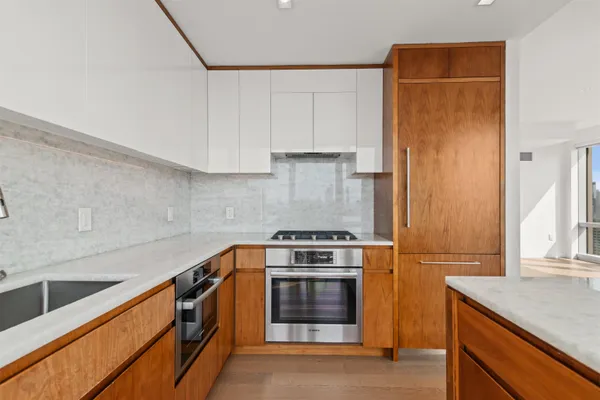 $1,600,000 | 75 Park Lane South, Unit 3407, Jersey City, NJ 07310