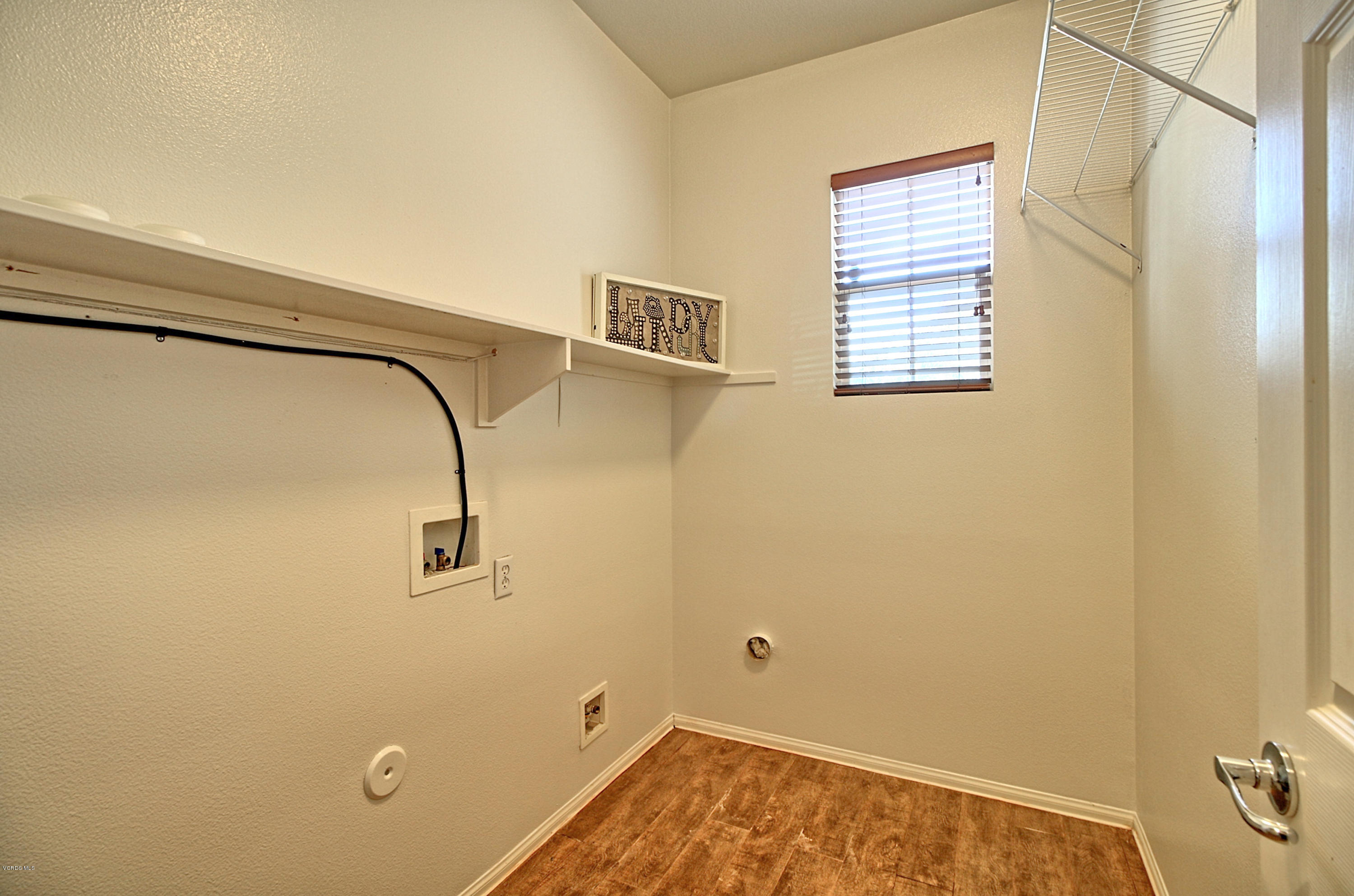 3305 Dunkirk Drive Oxnard, CA 93035 - Photo 17 of 20 a view of a bathroom